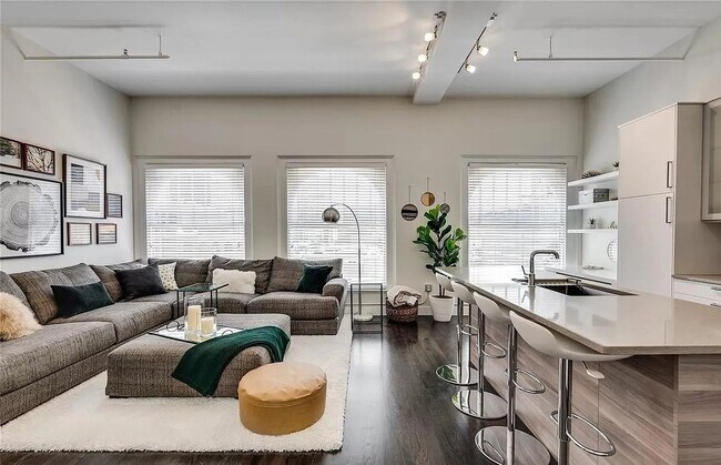Foto del edificio - Charming 1bd/1ba Condo – Denver Dry Goods ...