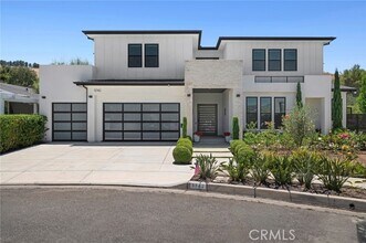 Building Photo - 5742 Sierra Casa Rd