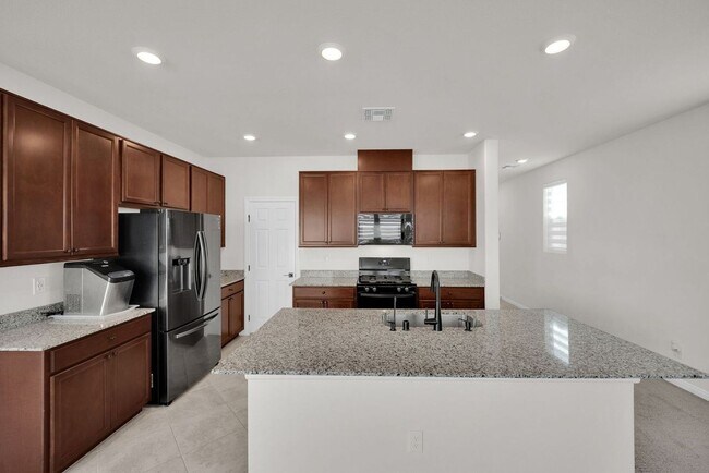 Foto del edificio - Modern Living in a Gated Community | Solar + EV Ready