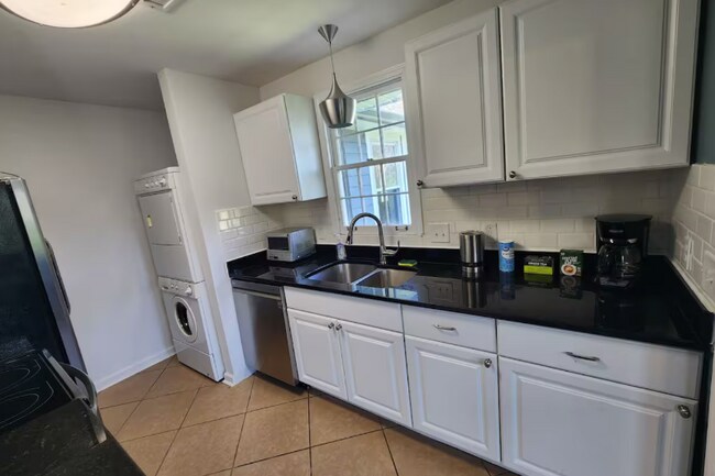 Foto del edificio - 1725 Hudson Rd