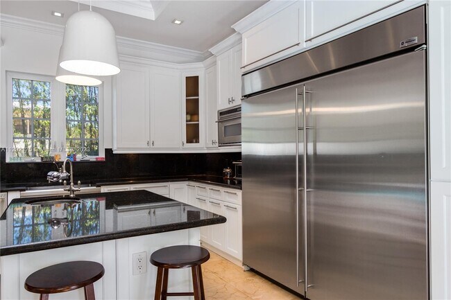 Foto del edificio - 221 Aledo Ave