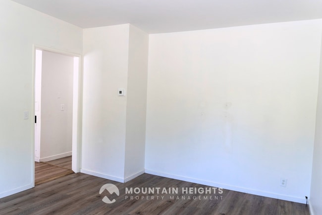 Building Photo - 3760 S 200 E