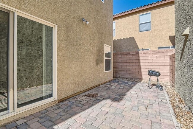 Building Photo - Great Two-Story Home for Rent