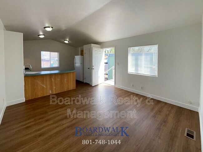 Foto del edificio - 155 W State St