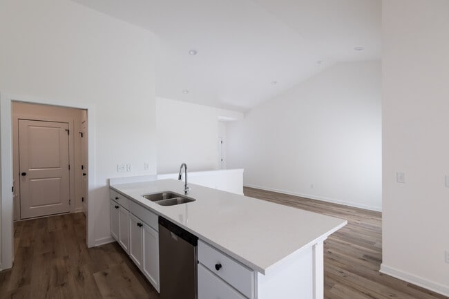 Kitchen, Living - 5347 Pinecrest Ct N