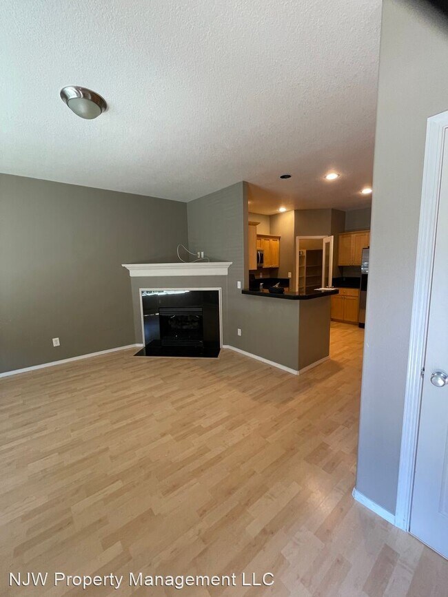 Building Photo - 3 br, 2.5 bath House - 17255 SW Pleasanton Ln