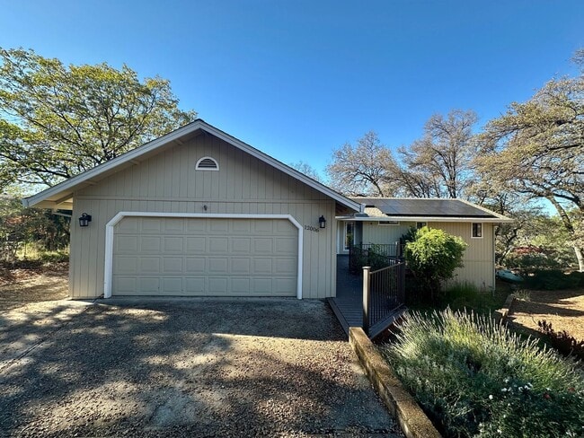 Building Photo - Beautiful 4-Bedroom Home with Stunning Vie...