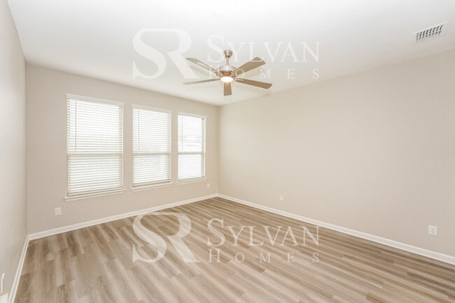 Building Photo - Experience the Lifestyle awaiting you!