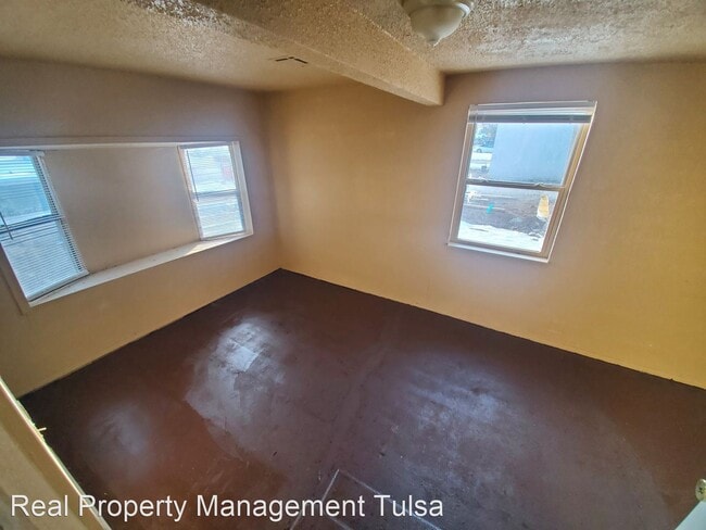 Building Photo - 4 br, 1 bath House - 541 E Seminole Pl N