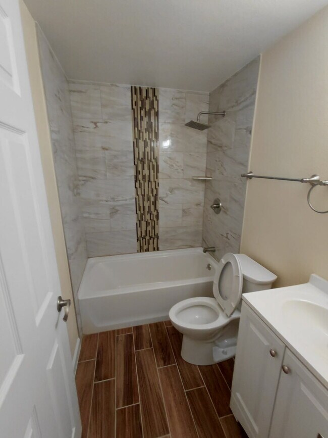 Foto del edificio - 5805 Secrest Drive #7