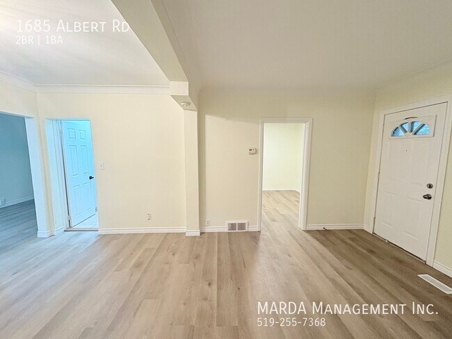 Photo du bâtiment - NEWLY RENOVATED 2 BED/1 BATH MAIN - CENTRA...
