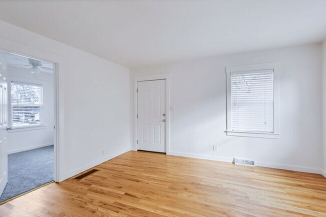 Building Photo - 665 Osceola St