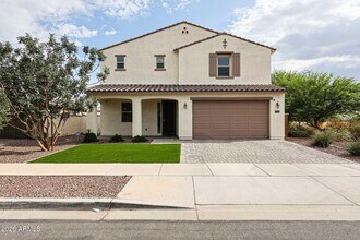 Building Photo - 14090 W Old Oak Ln