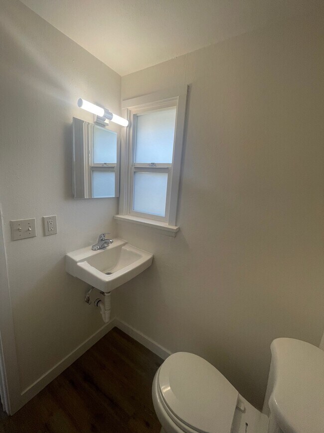 Foto del edificio - 2111 W Spruce St