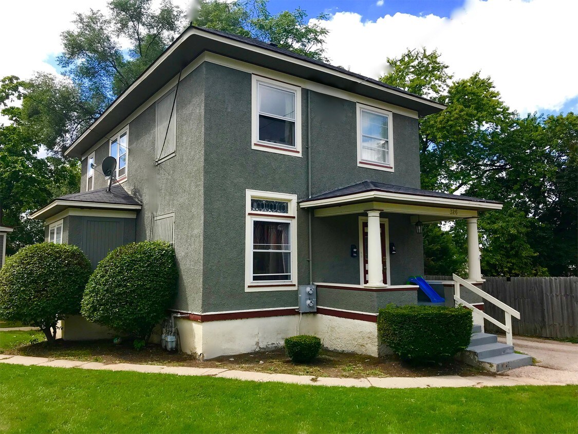 Primary Photo - 326 Raymond St