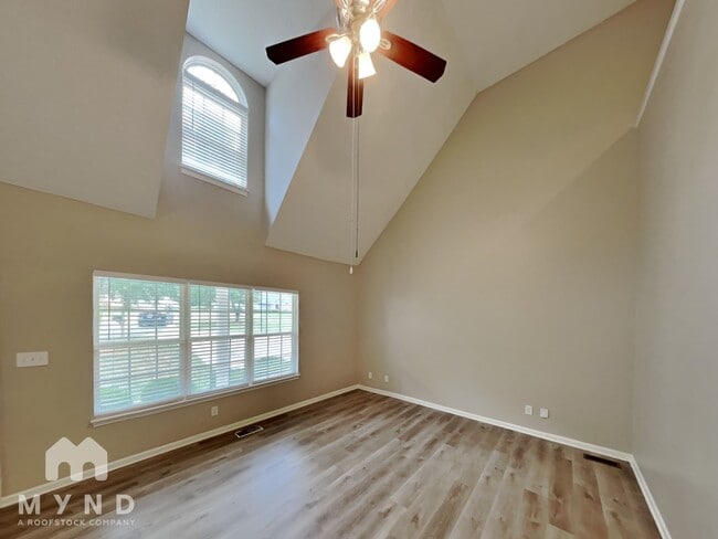Building Photo - 5908 Riana Way