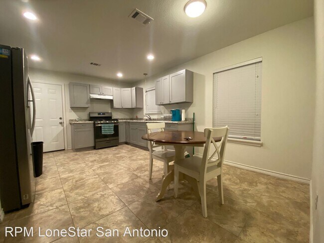Building Photo - 3 br, 2 bath House - 7427 Bronco Ln