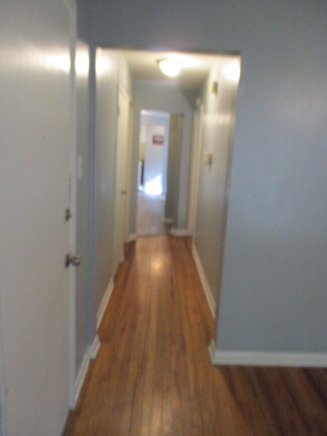 Building Photo - 834 Galapago St