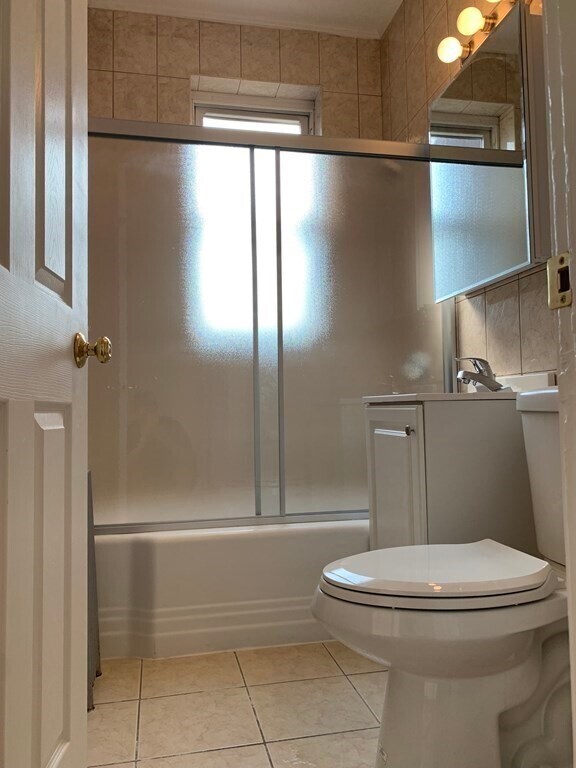 Building Photo - 129 Chiswick Rd