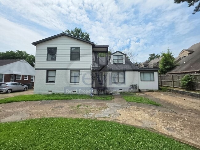 Building Photo - Half off the First Months Rent! Freshly Re...