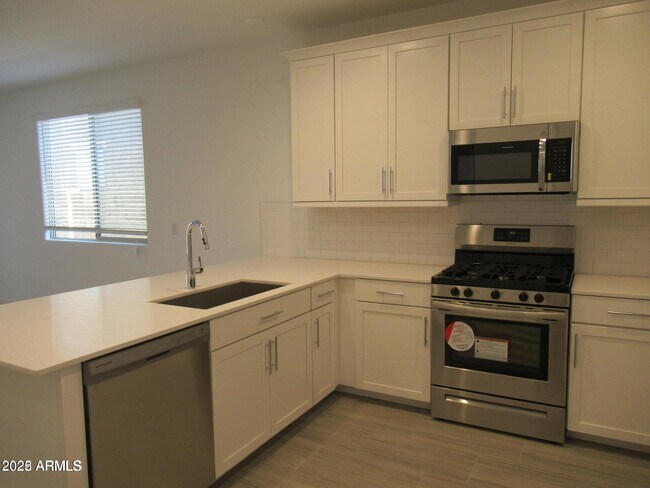 Foto del edificio - 5834 N 90th Dr