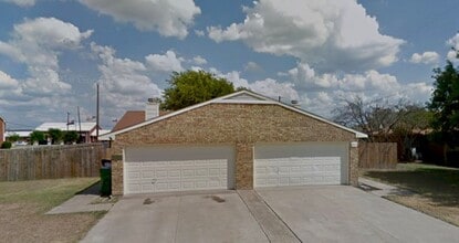Building Photo - 543-545-545 Canary Ln
