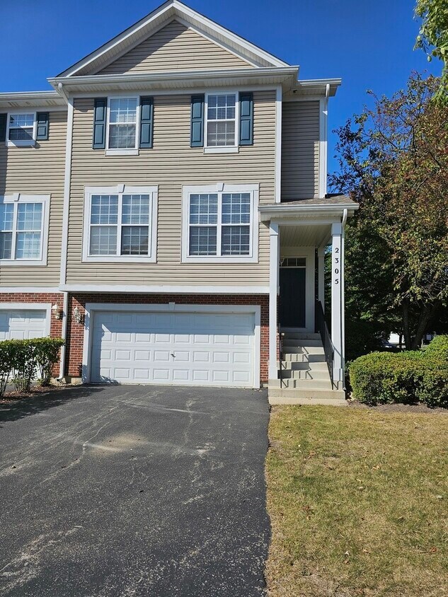 Primary Photo - 2305 Hudson Cir