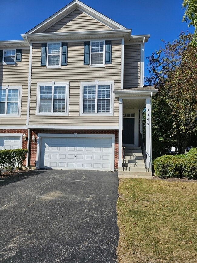 Building Photo - 2305 Hudson Cir