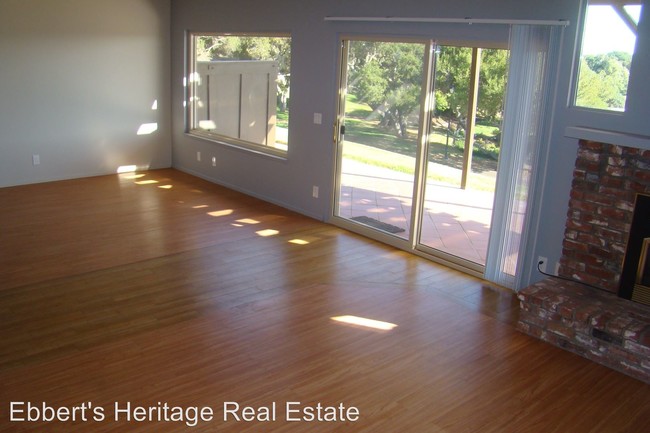 Foto del edificio - 4182 Oakwood Rd