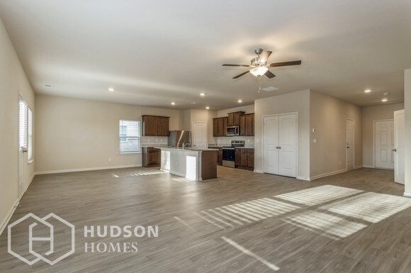 Building Photo - SELF TOUR NOW! - 536 Moline Way, Locust Gr...