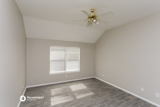 Building Photo - 3164 Kingswood Ct