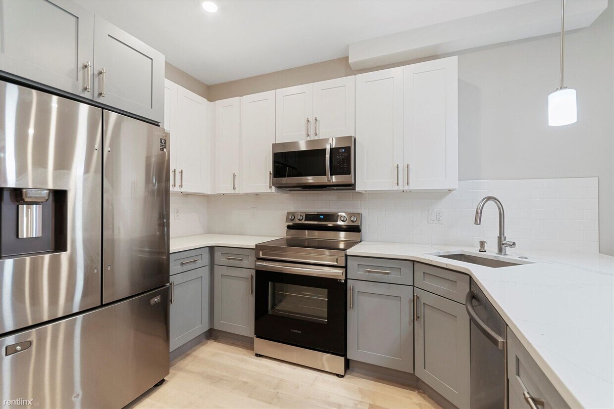Foto principal - 3 br, 3 bath Duplex - 2037 N Randolph St U...