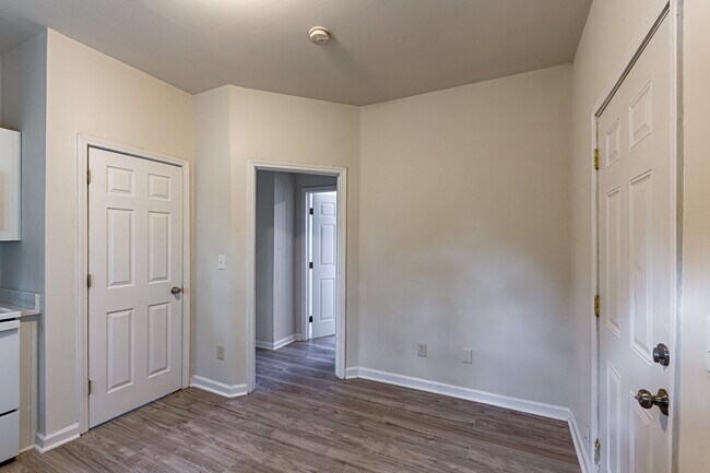 Foto del edificio - 987 Dimmock St SW