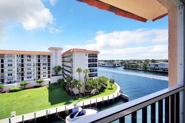 Foto del edificio - 2871 N Ocean Blvd