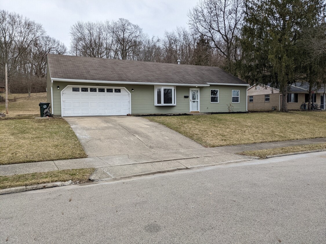 Primary Photo - 1321 Wright Cir