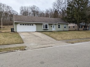 Building Photo - 1321 Wright Cir
