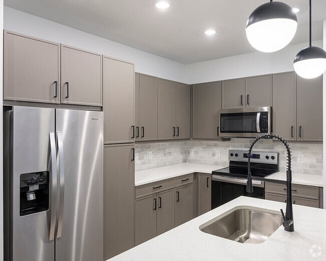 Building Photo - Wayfern Apartments