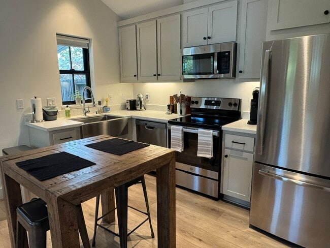 Foto del edificio - 125 Kennedy Ln