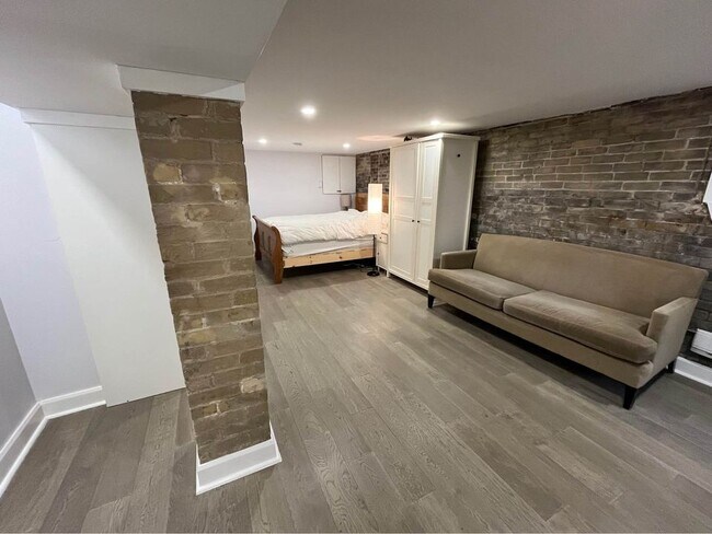 Photo du bâtiment - 7 Hambly Av