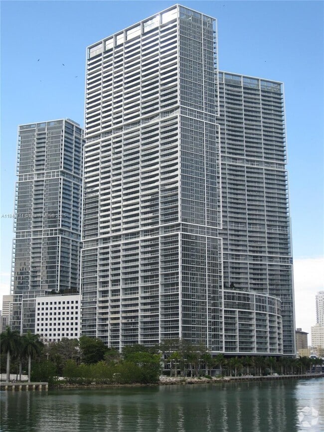 Building Photo - 485 Brickell Ave