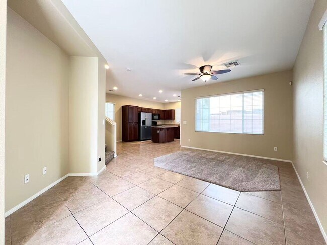 Building Photo - Welcome to this well-maintained 3-bedroom, 2.5-bath home