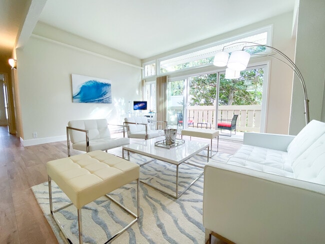 Large Floor Plan & Deck - Brookdale Apartments