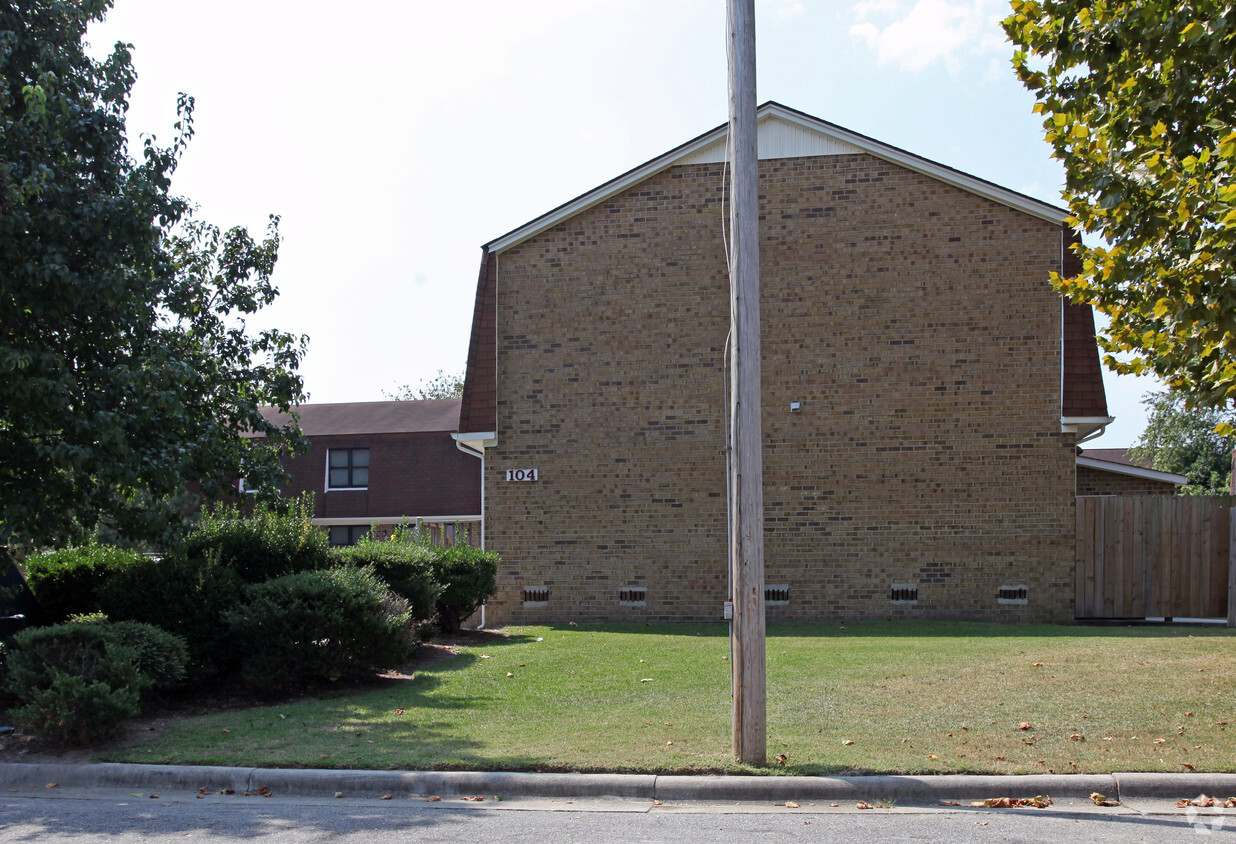 Building Photo - A-G