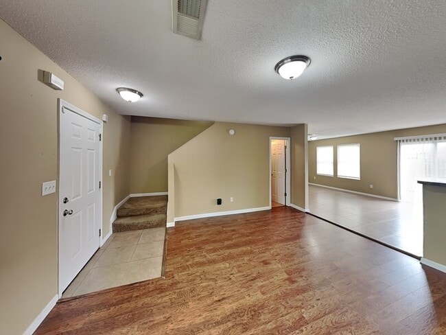 Foto del edificio - 10075 Chariden Dr