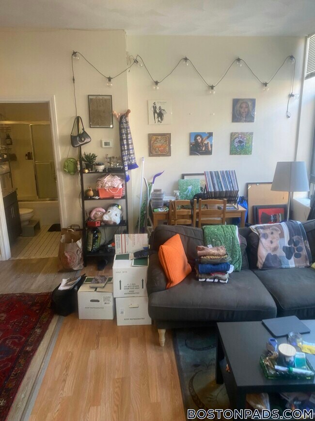 Building Photo - 81 Essex St