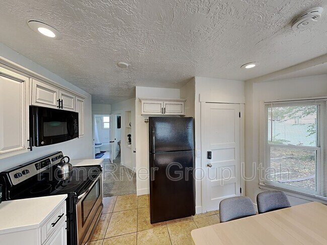 Building Photo - 4060 S 300 E