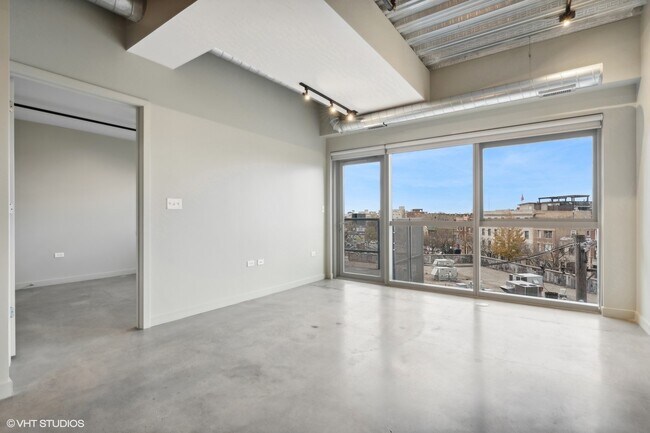 Foto del edificio - 1241 N Milwaukee Ave