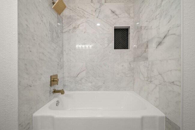 Foto del edificio - 6010 Rutherglenn Dr