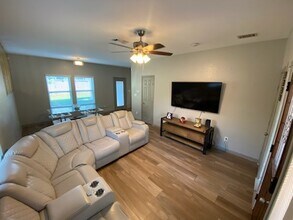 Building Photo - 4826 E Fairfax Village Cir