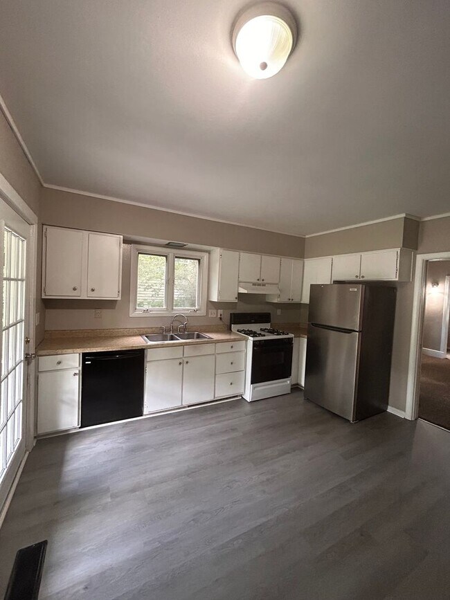 Foto del edificio - 212 Lexington Ct